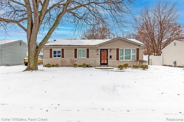 44205 Felstone Drive, Sterling Heights, MI 48313