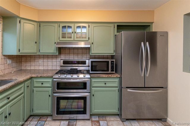 44205 Felstone Drive, Sterling Heights, MI 48313