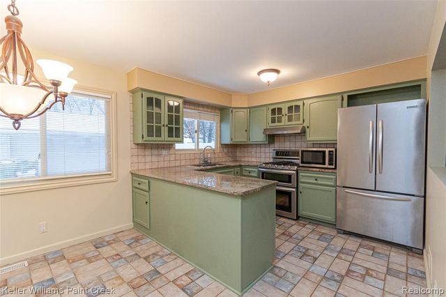 44205 Felstone Drive, Sterling Heights, MI 48313