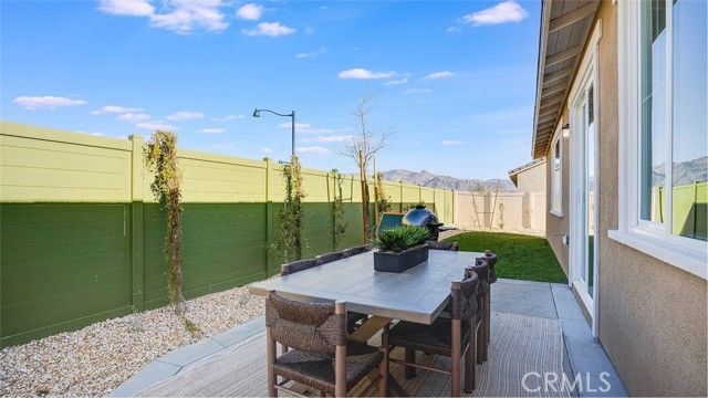 17561 Bassets Street, Hesperia, CA 92345