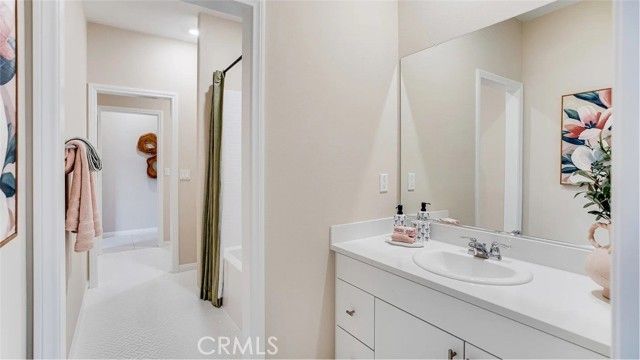 17561 Bassets Street, Hesperia, CA 92345