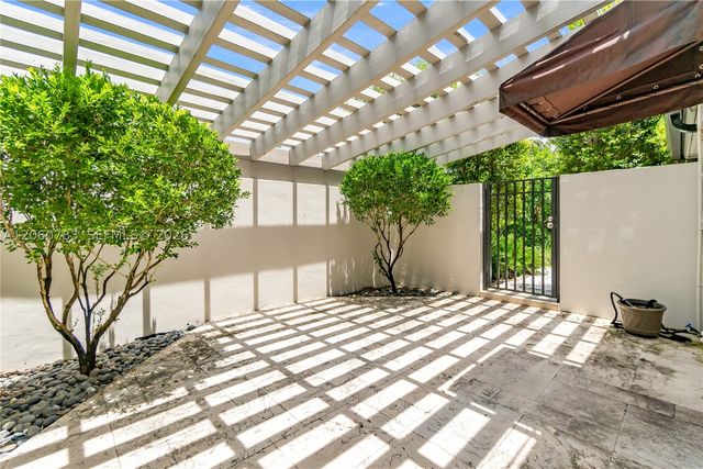 451 Ridge Rd, Coral Gables, FL 33143
