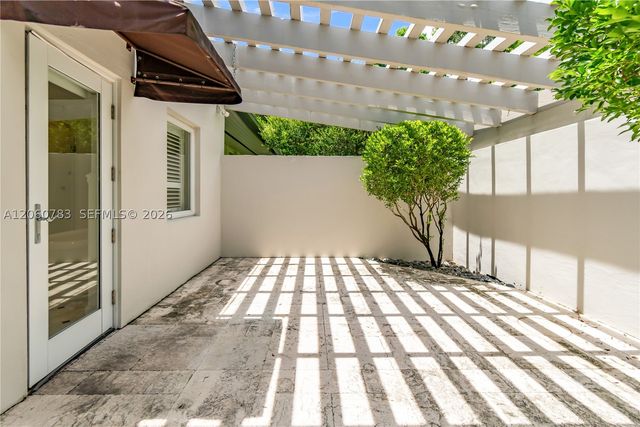451 Ridge Rd, Coral Gables, FL 33143