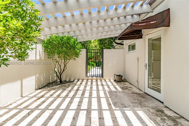 451 Ridge Rd, Coral Gables, FL 33143