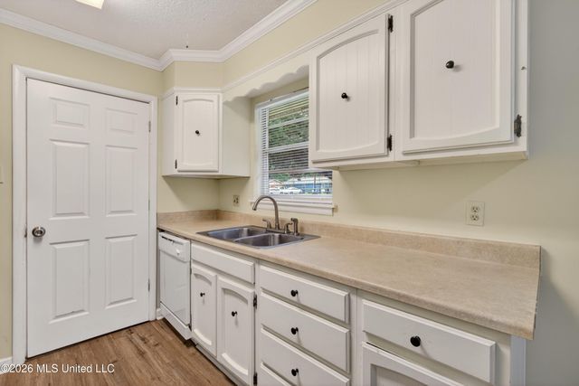329 Park Drive, Biloxi, MS 39531