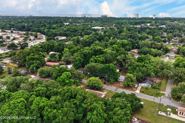 329 Park Drive, Biloxi, MS 39531