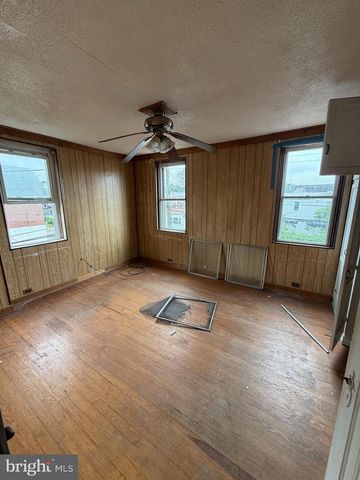 134 WALNUT ST, Darby, PA 19023