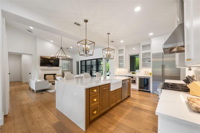 5103 ROLLINGWOOD DR, Rollingwood, TX 78746