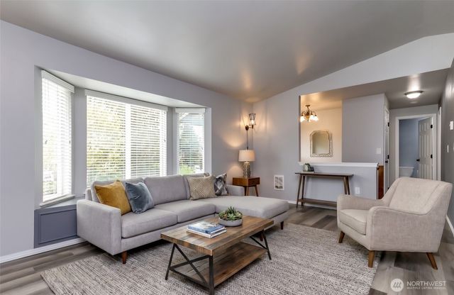 22204 Cedarview Drive E, Bonney Lake, WA 98391