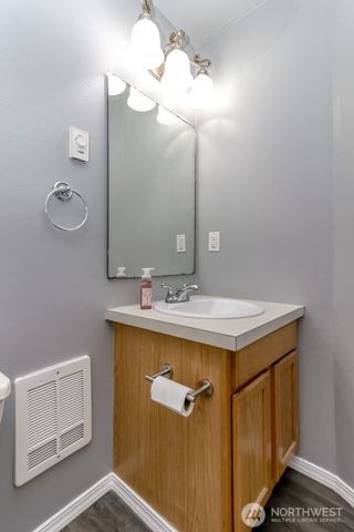 22204 Cedarview Drive E, Bonney Lake, WA 98391