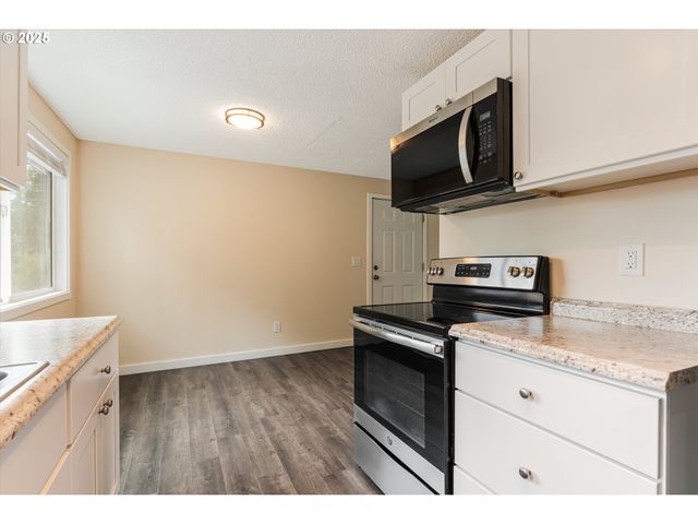 16825 Se POWELL Blvd, Portland, OR 97236