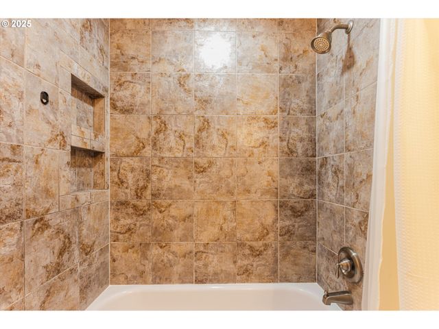 16825 Se POWELL Blvd, Portland, OR 97236