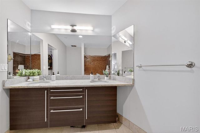 4100 Forest Park Avenue 427, St Louis, MO 63108