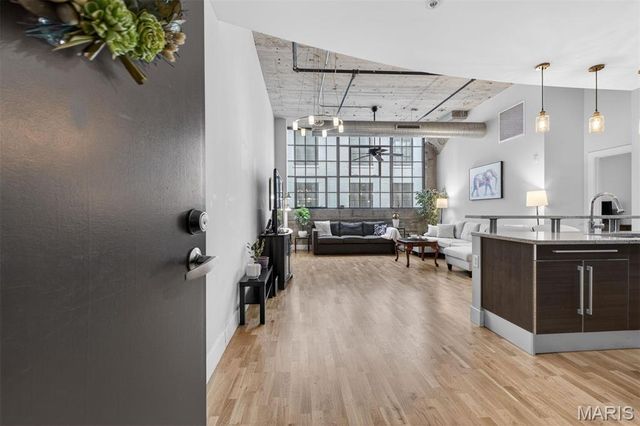 4100 Forest Park Avenue 427, St Louis, MO 63108