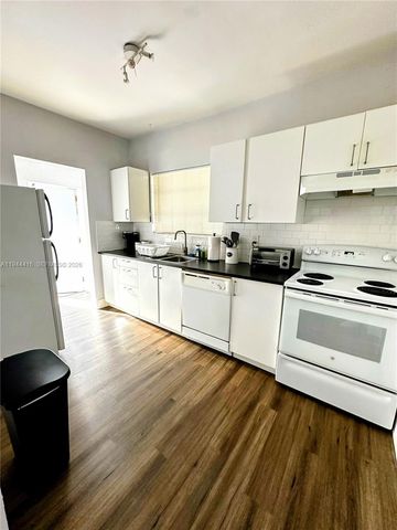 1821 NW 33rd St, Miami, FL 33142