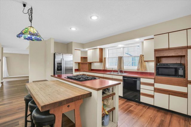 2504 Lakewood Drive, Champaign, IL 61822