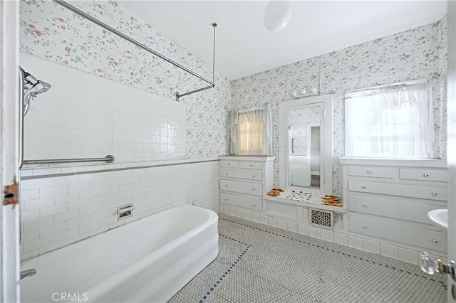 513 N Palm Avenue, Alhambra, CA 91801