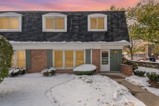 2335 W GREENLEAF Avenue, Chicago, IL 60645