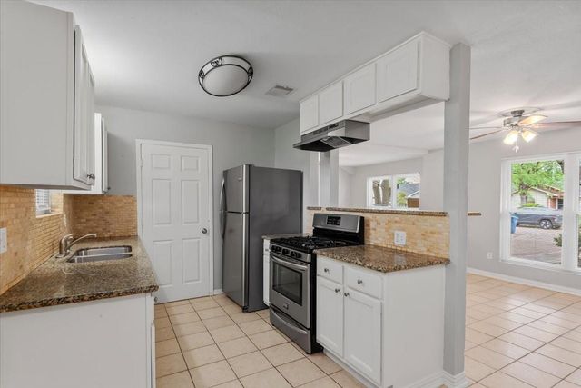 1935 Barnsley Lane, Houston, TX 77088