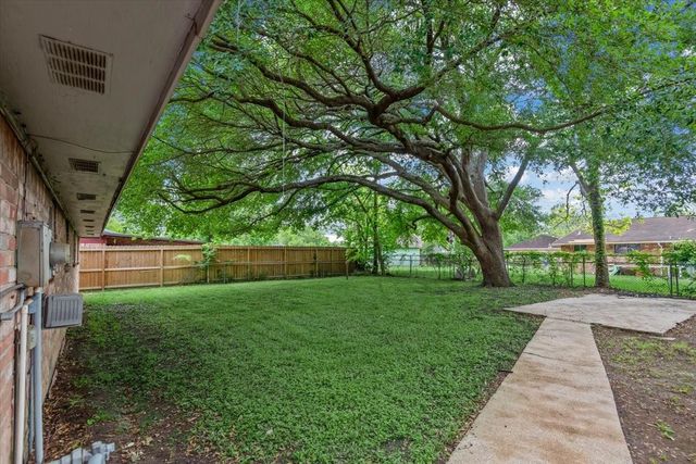 1935 Barnsley Lane, Houston, TX 77088