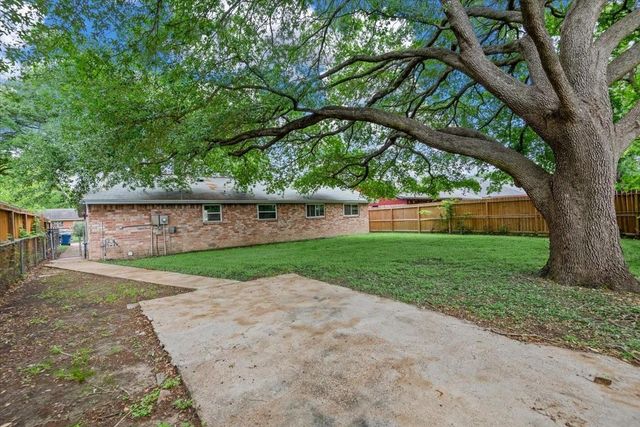 1935 Barnsley Lane, Houston, TX 77088