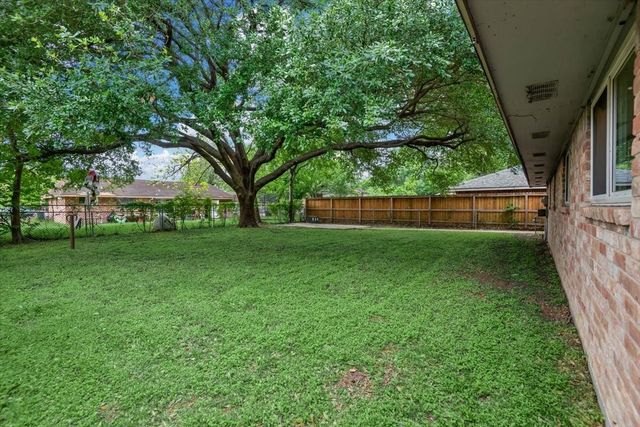 1935 Barnsley Lane, Houston, TX 77088