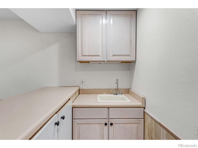 991 S Holland Court, Lakewood, CO 80226