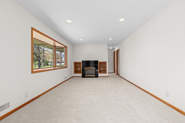 11417 Swallow Street NW, Coon Rapids, MN 55433