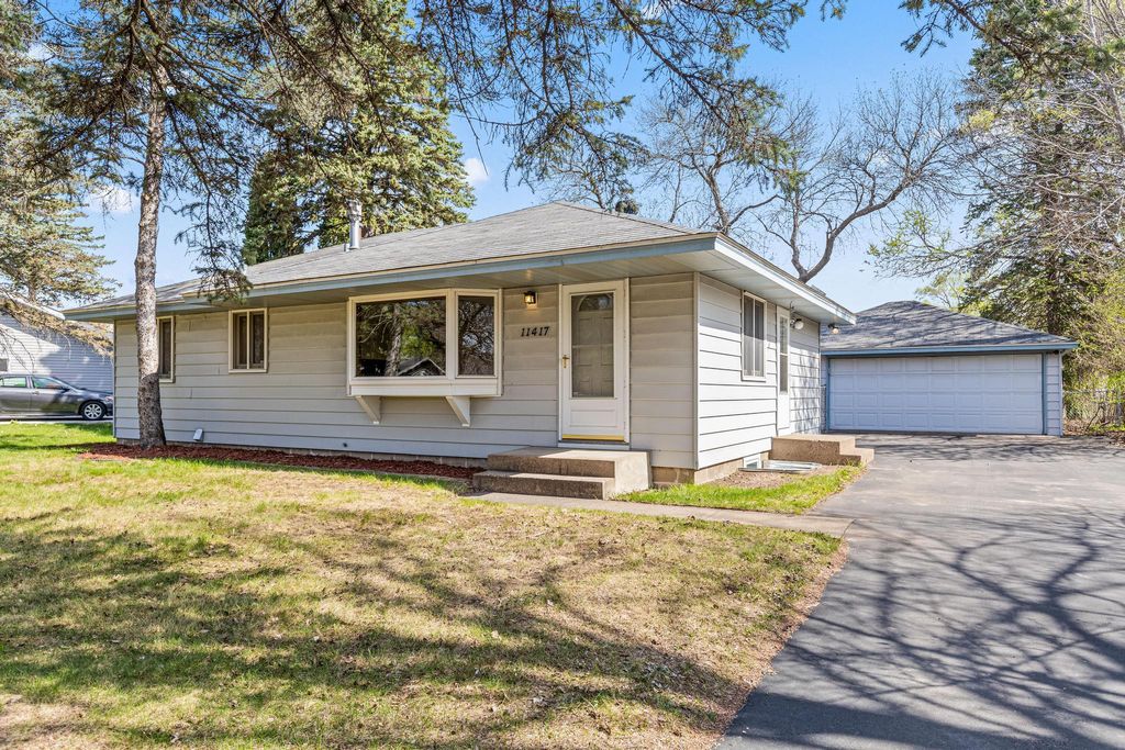 11417 Swallow Street NW, Coon Rapids, MN 55433