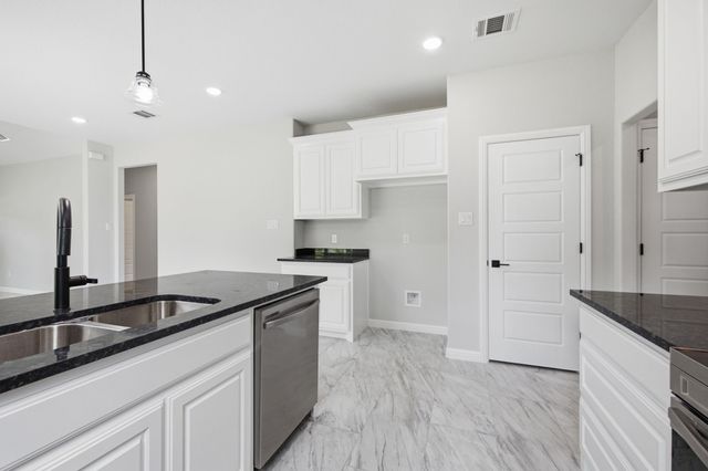 302 Evans Street, Cleburne, TX 76031