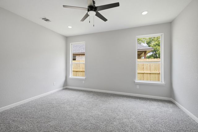 302 Evans Street, Cleburne, TX 76031