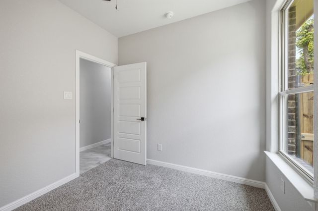 302 Evans Street, Cleburne, TX 76031