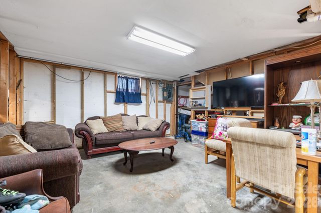 103 Hamp Street, Morganton, NC 28655