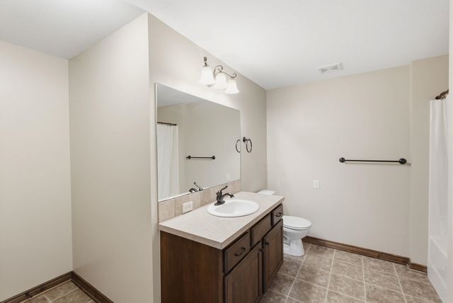 2249 N Stonegate, Andover, KS 67002