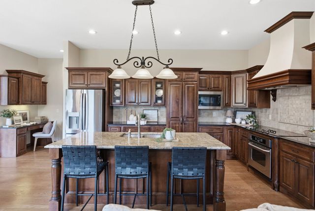 2249 N Stonegate, Andover, KS 67002