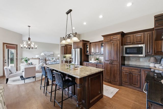 2249 N Stonegate, Andover, KS 67002