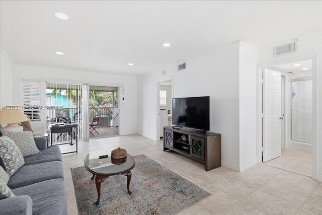 2614 SE 21st Court 201B, Homestead, FL 33035