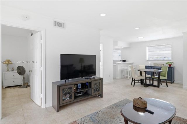 2614 SE 21st Court 201B, Homestead, FL 33035