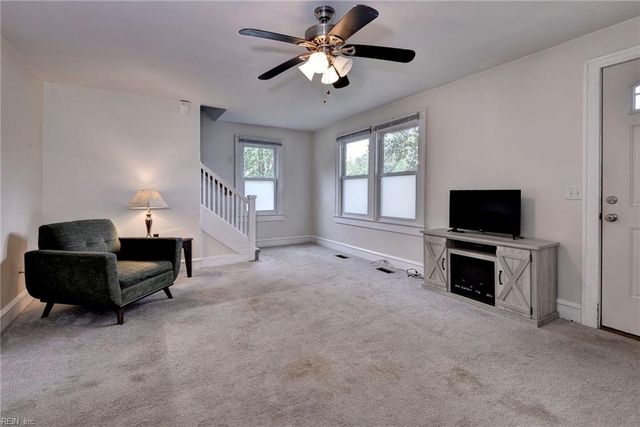 198 Colony RD, Newport News, VA 23602