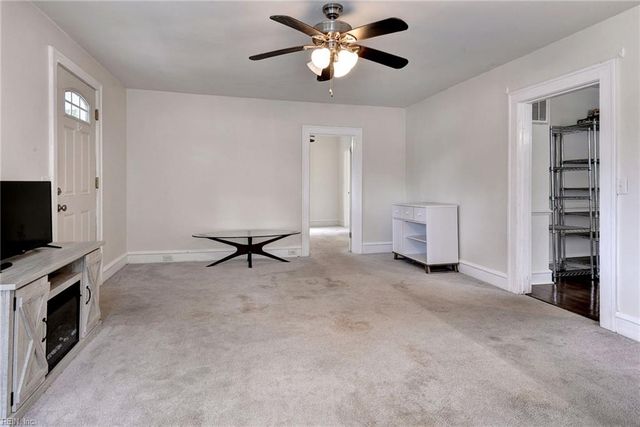 198 Colony RD, Newport News, VA 23602