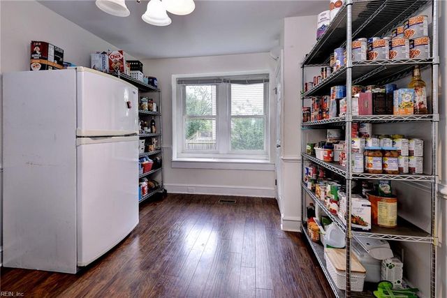 198 Colony RD, Newport News, VA 23602