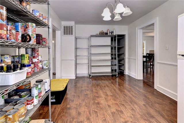 198 Colony RD, Newport News, VA 23602