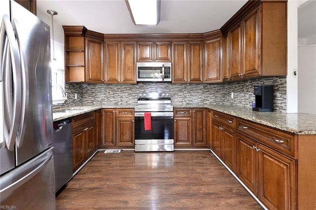 198 Colony RD, Newport News, VA 23602