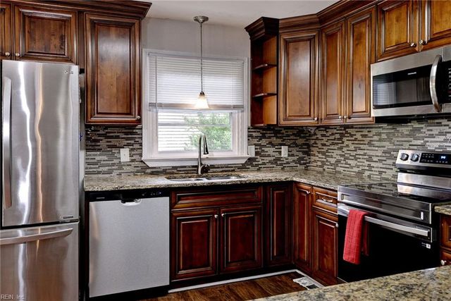 198 Colony RD, Newport News, VA 23602