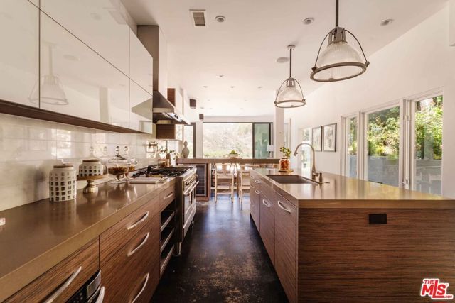 1287 Rimmer Avenue, Pacific Palisades (los Angeles), CA 90272