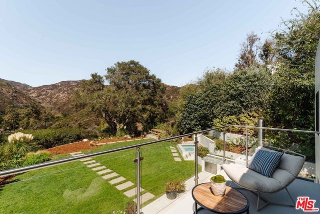 1287 Rimmer Avenue, Pacific Palisades (los Angeles), CA 90272