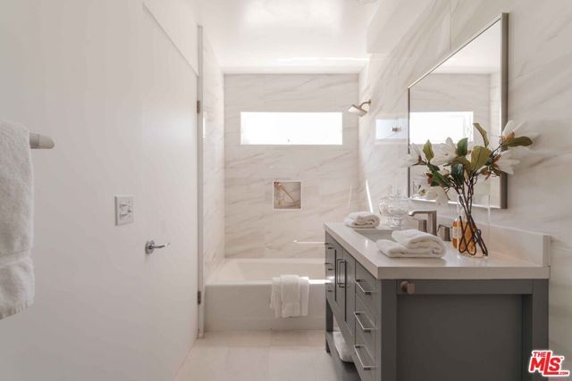 1287 Rimmer Avenue, Pacific Palisades (los Angeles), CA 90272
