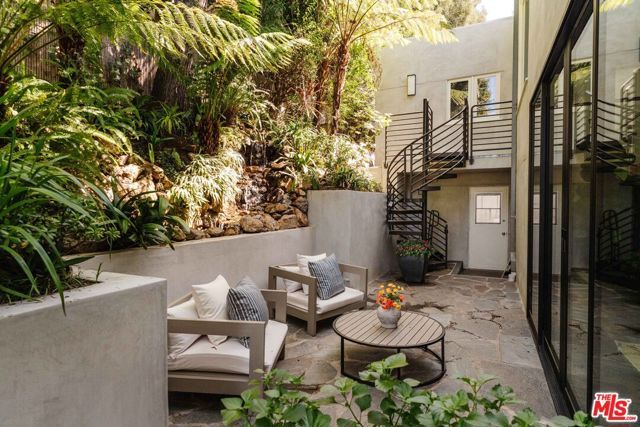 1287 Rimmer Avenue, Pacific Palisades (los Angeles), CA 90272
