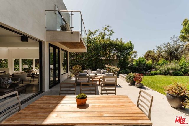 1287 Rimmer Avenue, Pacific Palisades (los Angeles), CA 90272