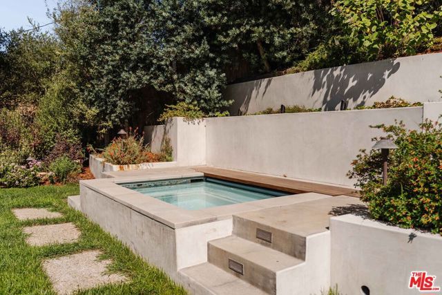 1287 Rimmer Avenue, Pacific Palisades (los Angeles), CA 90272